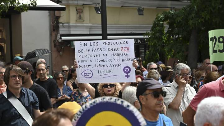 Familiares de fallecidos en las residencias denuncian desidia de jueces