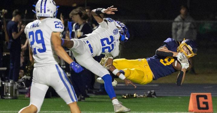 Photos: Sterling faces off against Quincy in Week 8 action