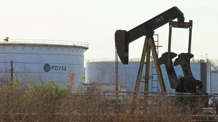 Operaciones clandestinas de petróleo venezolano alcanzan 47 buques en septiembre, según ONG