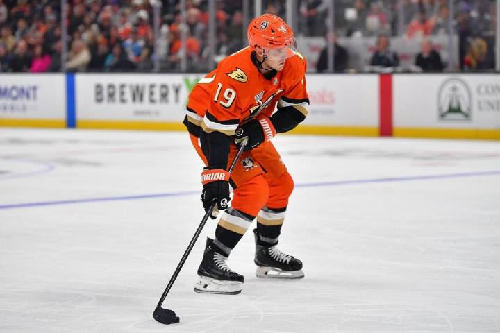 Deadspin | Ducks bring improved offense to Florida to face Panthers
