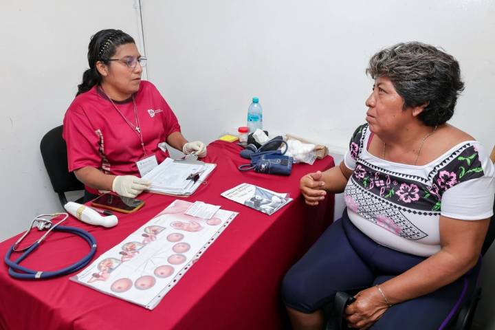 IMEC Y AYUNTAMIENTO DE CHAMPOTÓN REFUERZAN ACCIONES DE SALUD EN EL MES DE LA LUCHA CONTRA EL CÁNCER DE MAMA
