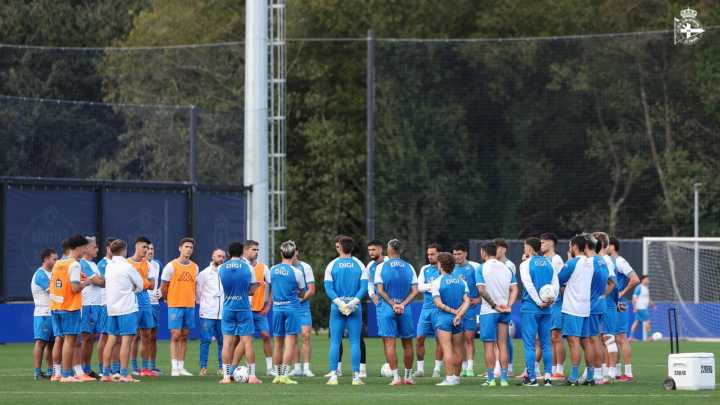 El Deportivo mide su crisis ante el Valladolid en Riazor con una defensa en cuadro y la urgencia de ganar
