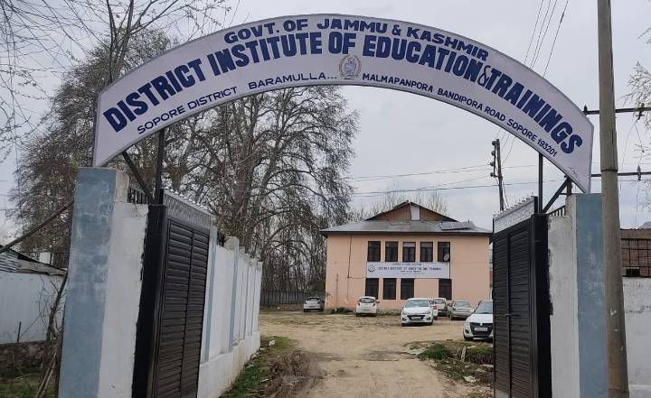 Baramulla Teachers Face Punishment for Online Dissent
