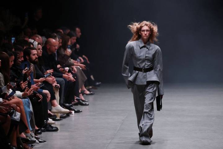 Stella McCartney shows raffia dresses and feathery gowns in Paris