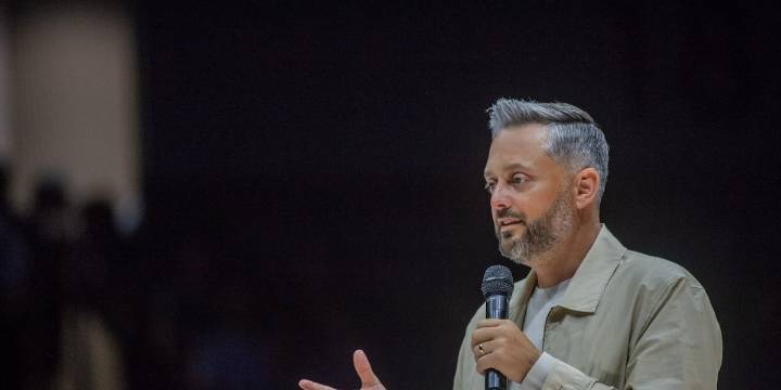 College Gameday announces Nate Bargatze as guest picker in Nashville