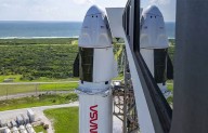 Musk estalla contra la NASA por posible exclusión en misión lunar