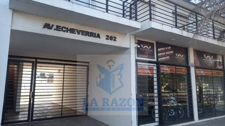 Cuatro bicicletas y una moto fueron robadas de un edificio