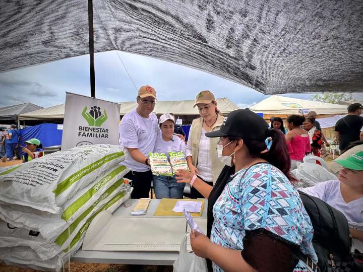 BUENA ACCIÓN: A familias wayuu les renacen sus Esperanzas en Uribia, tras recibir protección y nutrición por parte de Bienestar Familiar