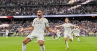 Real Madrid deja en jaque al Barcelona en la lucha por LaLiga con agónico triunfo