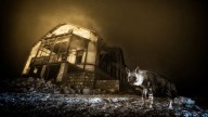 Una fotografía de una hiena con apariencia fantasmal ganó el premio Wildlife Photographer of the Year 2025