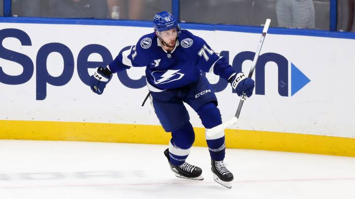 Cirelli scores in OT, Lightning defeat Stars for 4th straight victory