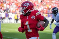 Deadspin | Report: Chiefs WR Xavier Worthy expected to play vs. Jags