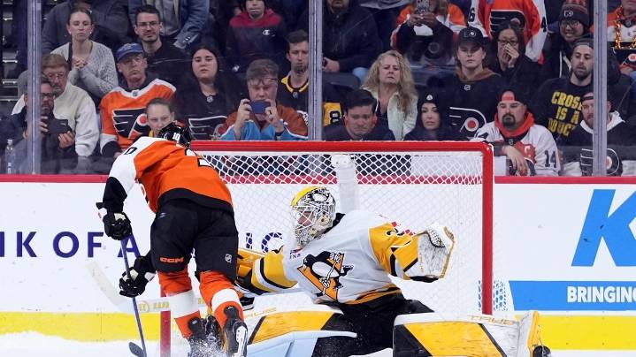 Konecny nets 200th career goal, Brink shines as Flyers edge Penguins in shootout