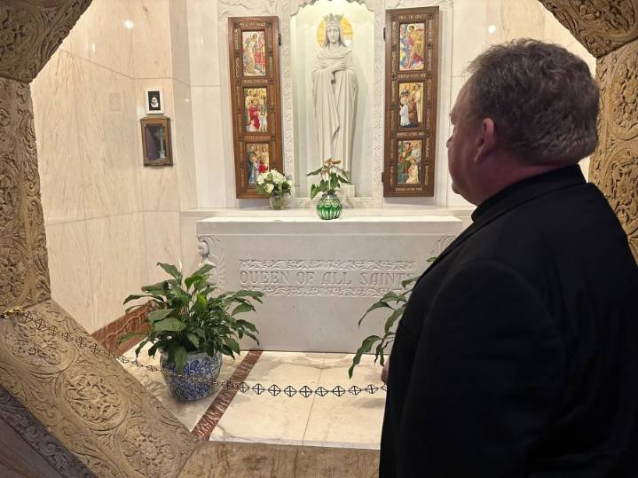 St. Thérèse’s relics begin tour of US with stop at Michigan parish named for beloved French nun