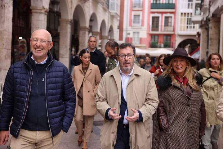 Vox ignora la moción de censura y acusa a Junts de usarla como táctica partidista