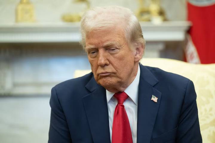 Trump presume su portada en Time, aunque se queja de la foto que usaron