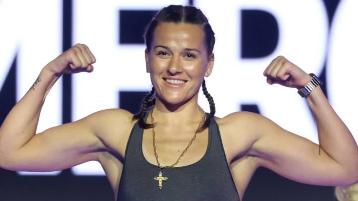 Chantelle Cameron: British fighter vacates WBC light-welterweight world title in lack of equality protest