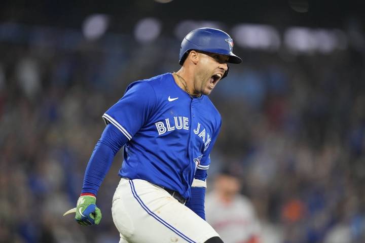 Deadspin | Blue Jays hold key edges vs. Yankees, try to shake recent playoff history