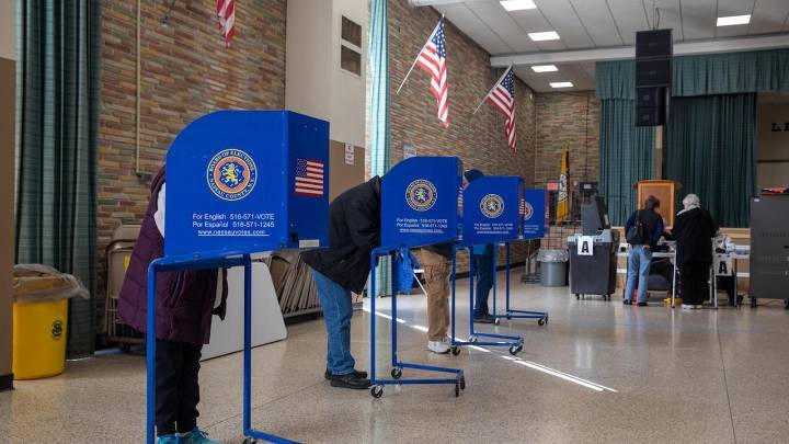 Republicans, Dems race to spend in local elections