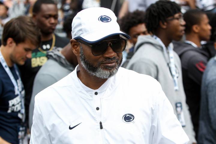 Interim HC Terry Smith Gets Emotional on Broken Penn State Locker Room in Moving Message for James Franklin Penn State’s interim coach Terry Smith takes charge after James Franklin’s firing, setting t