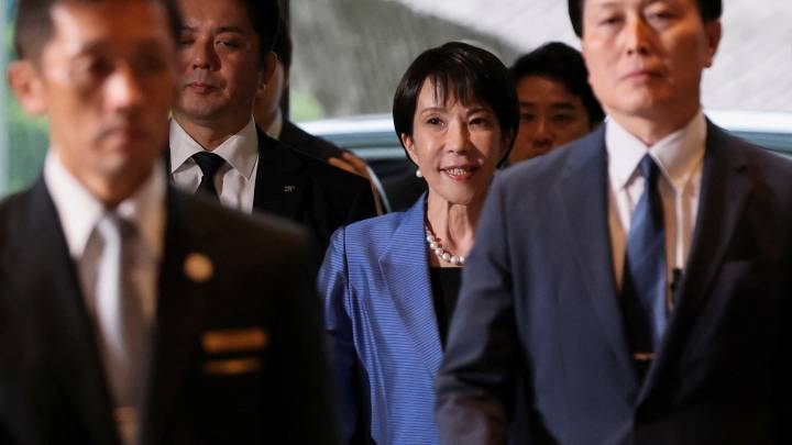 Sanae Takaichi, primera mujer al frente del Gobierno en Japón: fue presentadora de TV e integrante de un grupo de heavy