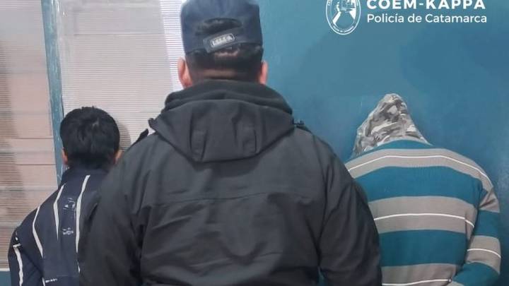 Aprehendieron a dos jóvenes con elementos de dudosa procedencia en el sur de la Capital