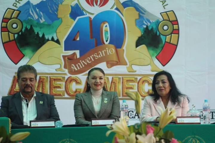 ALCALDESA DRA. IVETTE TOPETE CELEBRA EL 40 ANIVERSARIO DE LA PREPARATORIA ANEXA A LA NORMAL DE AMECAMECA