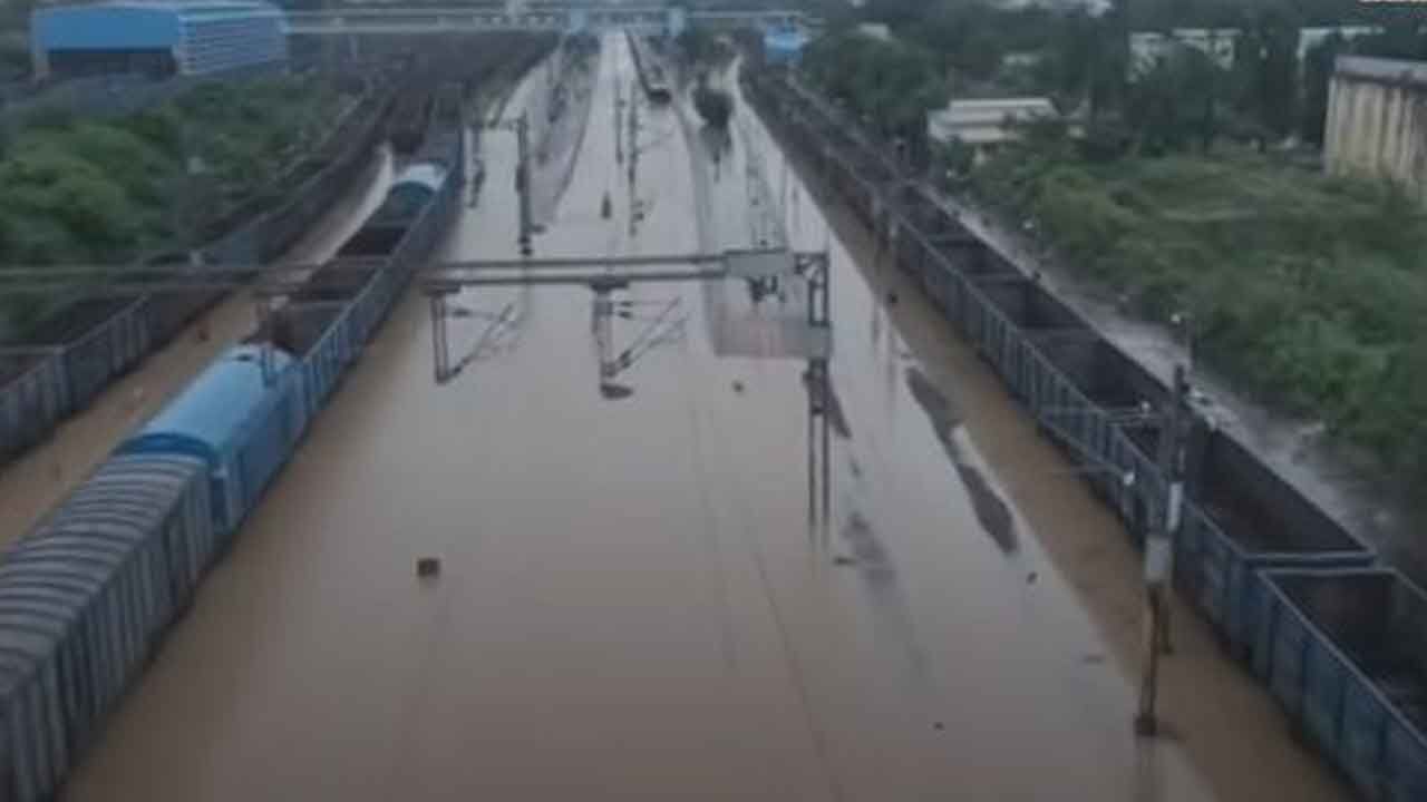 Incessant rains paralyse normal life in Telangana