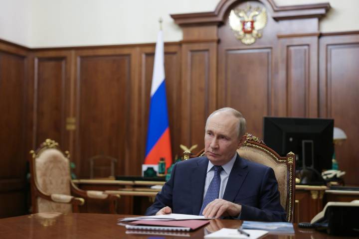 Putin dirigió ejercicios nucleares tras aplazamiento de la cumbre con Trump