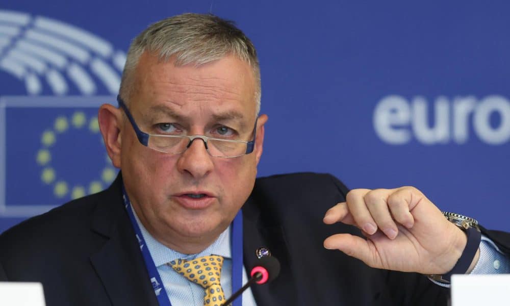 Comisario europeo viaja a México para promover inversiones sostenibles
