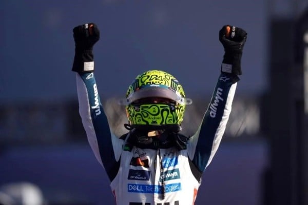 Domina Lando GP de México y toma liderato de pilotos