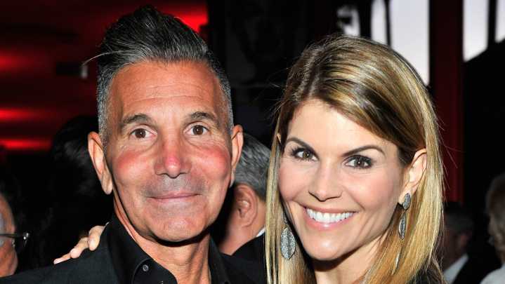 Red Flags In Lori Loughlin And Mossimo Giannulli's Marriage That Were Hard To Miss