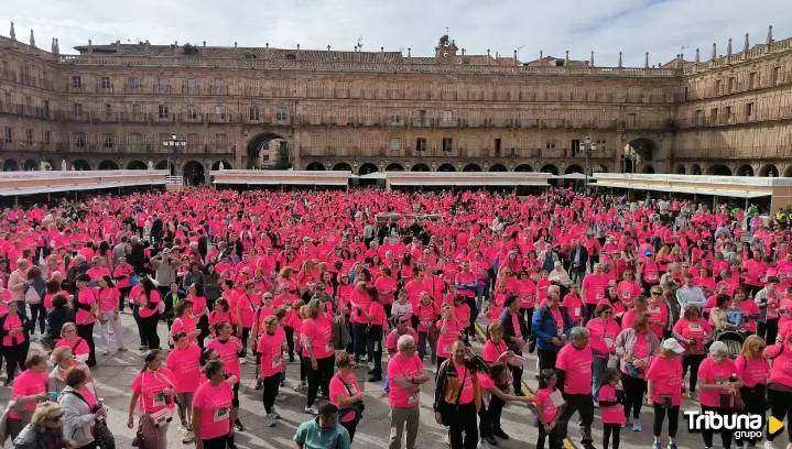 Galería de imágenes: Salamanca camina unida en una jornada con el cáncer de mama muy presente