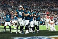 Lawrence sparks Jaguars over Chiefs in NFL thriller