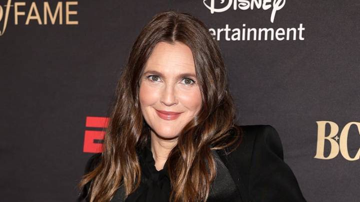 Drew Barrymore Wins Her First-Ever Emmy Award, Picks Up Win for Her Talk Show | 2025 Daytime Emmy Awards, Drew Barrymore 