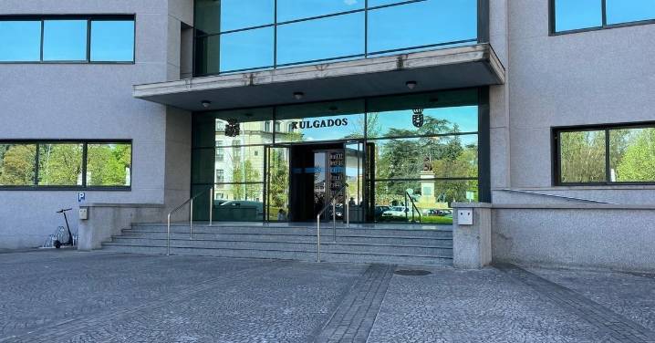 Detenido el gerente de una farmacéutica de Lugo por supuesto soborno a un ministro de Guinea Ecuatorial