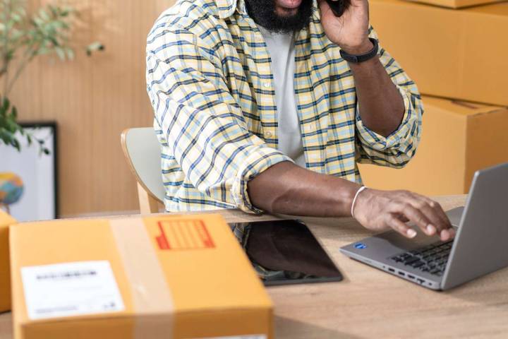 Wife Wants a Divorce After Husband Secretly Sells Her Stuff