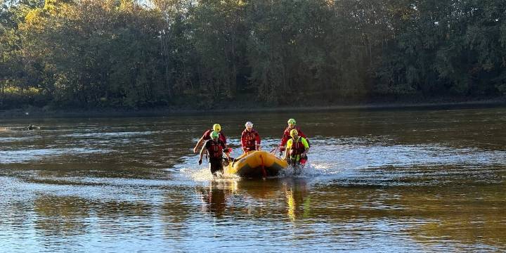 Fisherman saved from rising water levels in Putnam County
