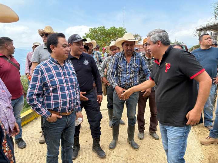 Congreso de Hidalgo entregó más de 400 despensas a familias damnificadas en comunidades de Zacualtipán