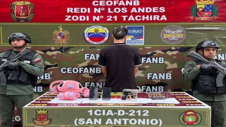 Detenido sujeto por ocultar un arma traumática dentro de un peluche Stitch en Táchira