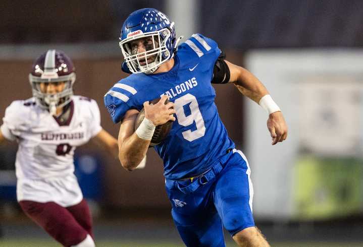 Hunter Strohm scores four touchdowns, Lower Dauphin football defeats Gettysburg