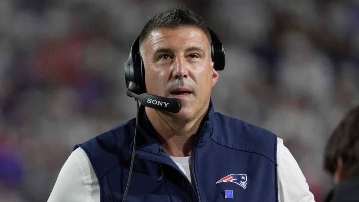 Patriots' Mike Vrabel expands on emotional win over Titans