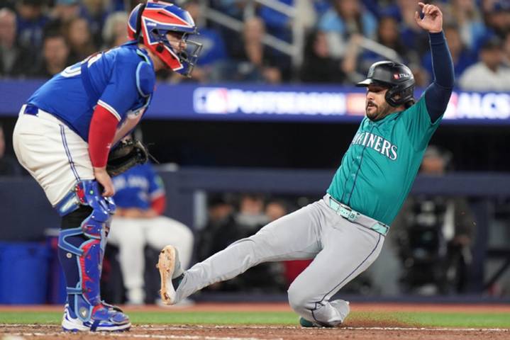 Marineros apalean a Azulejos en el segundo juego de la Serie de Campeonato