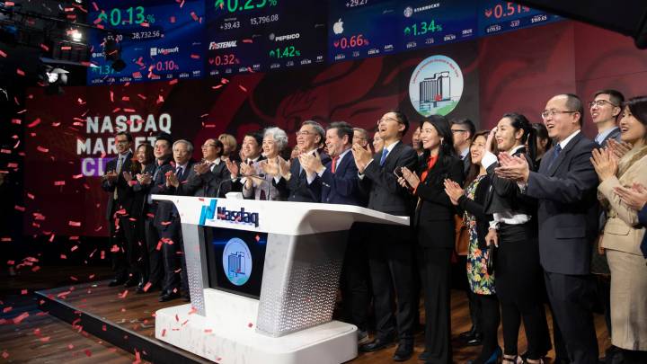 Chinese firms pull back from listing in the U.S. as Hong Kong IPOs see a surge