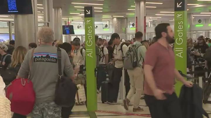 Atlanta's airport nears record traffic as shutdown strains TSA, air traffic controllers
