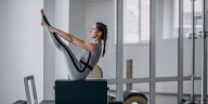6 beneficios comprobados de pilates para quienes buscan mejorar fuerza, postura y bienestar mental de manera integral