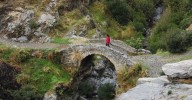 La ruta de senderismo más espectacular (y exigente) de la Axarquía: kilómetros de pura belleza entre estos dos pueblos de Málaga
