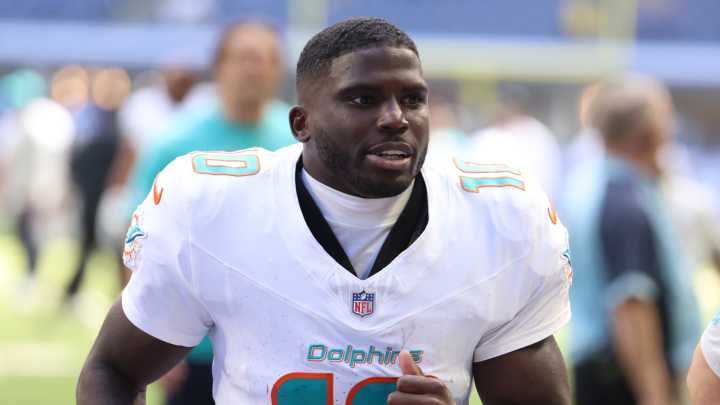 Tyreek Hill's stance on Dolphins is revealed amid injury recovery