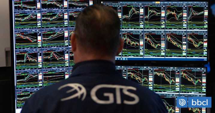 Wall Street cierra en rojo tras los resultados de tecnológicas mientras el IPSA registra otro máximo