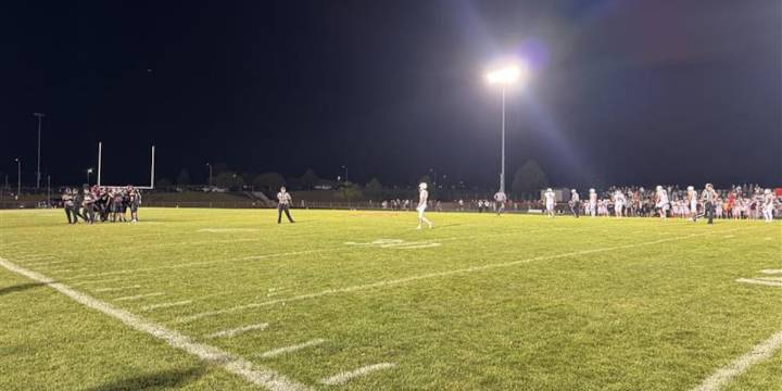 Edgewood tops Mount Horeb/Barneveld in Week 8 of Friday Football Blitz